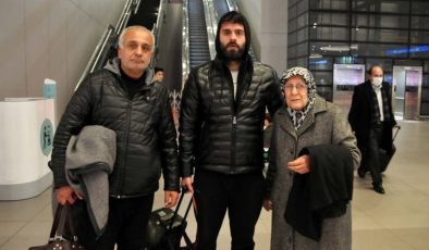 Tahliye uçuşlarıyla İstanbul’a gelen depremzedeler yaşadıkları felaketi anlattı