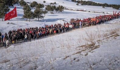 90 bin şehit için yollara düştüler