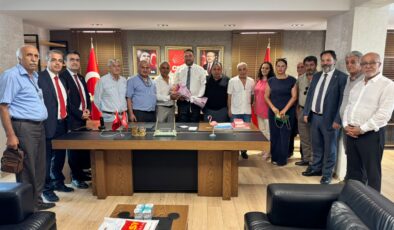 Kars Sarıkamışlılar Derneği’nden CHP İzmir İl Başkanlığı’na Hayırlı Olsun Ziyareti